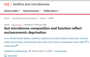 Gut microbiome composition and function reflect socioeconomic deprivation